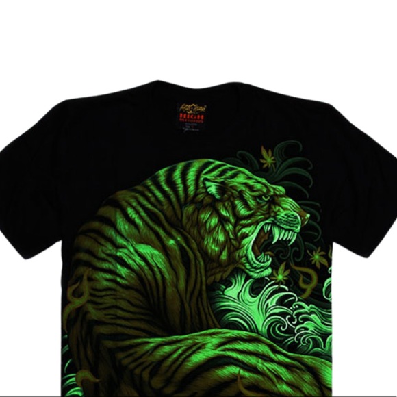 ROCK CHANG T-SHIRT TWO TIGERS
T-shirt. Glows in the dark. Size large - Picture 2 of 8